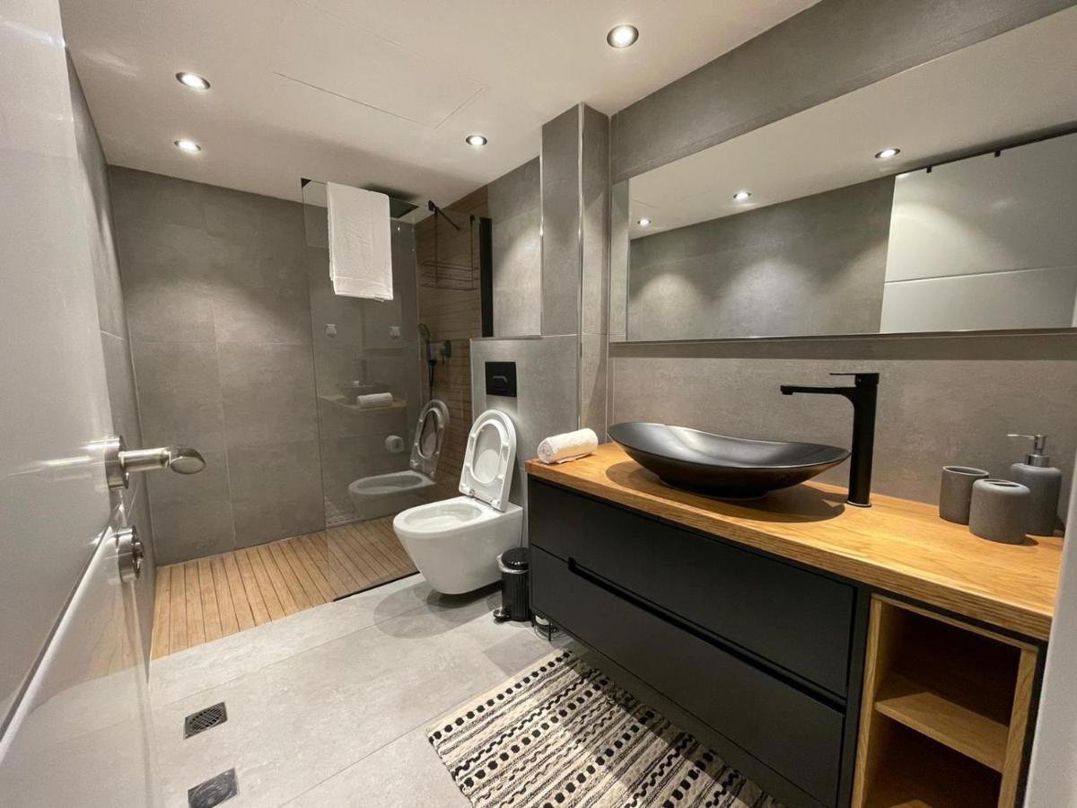Apartment דירת 4 חדרים, 2 מרפסות, 114 מ