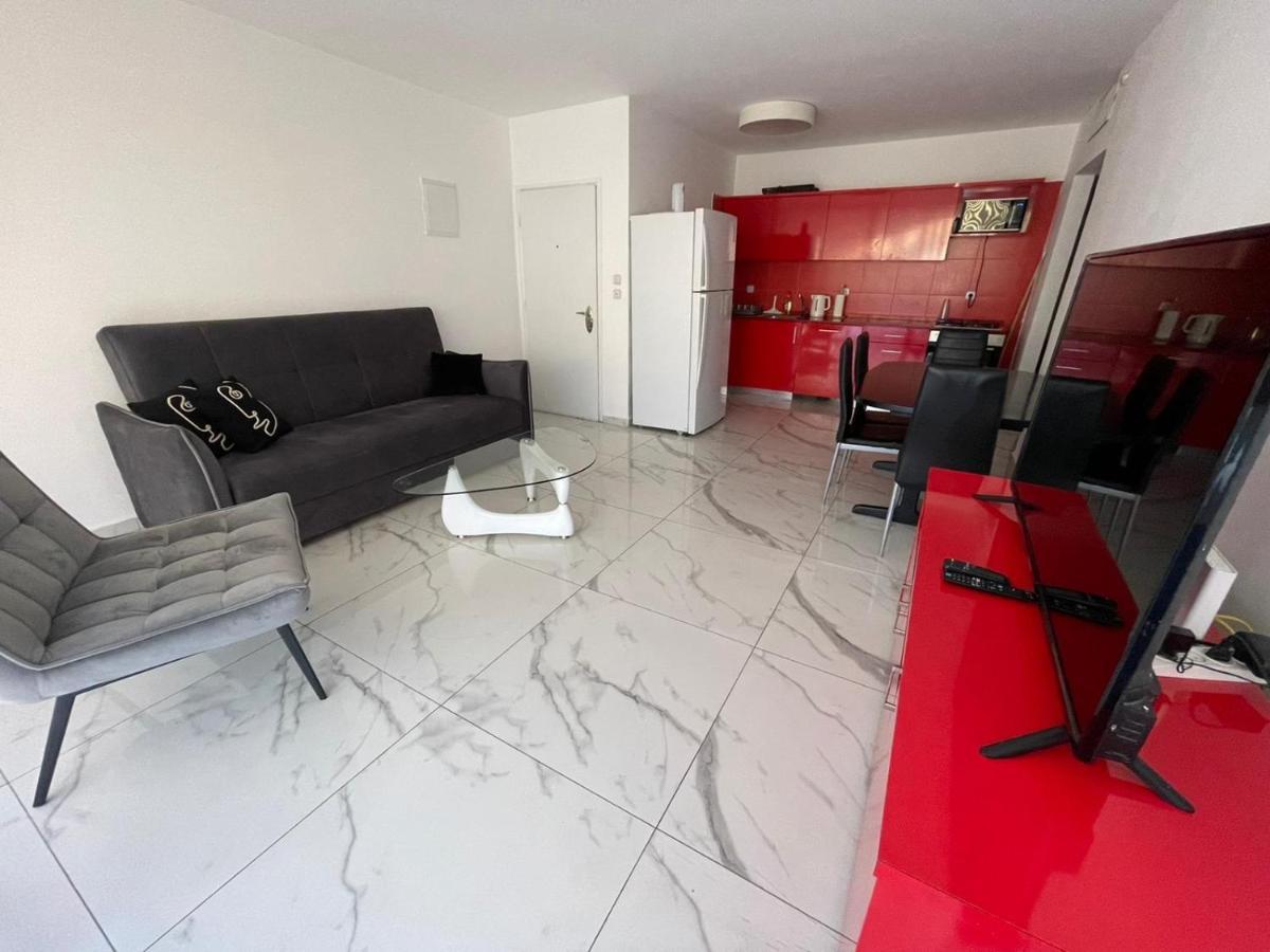 Apartment דירת 4 חדרים, 2 מרפסות, 114 מ