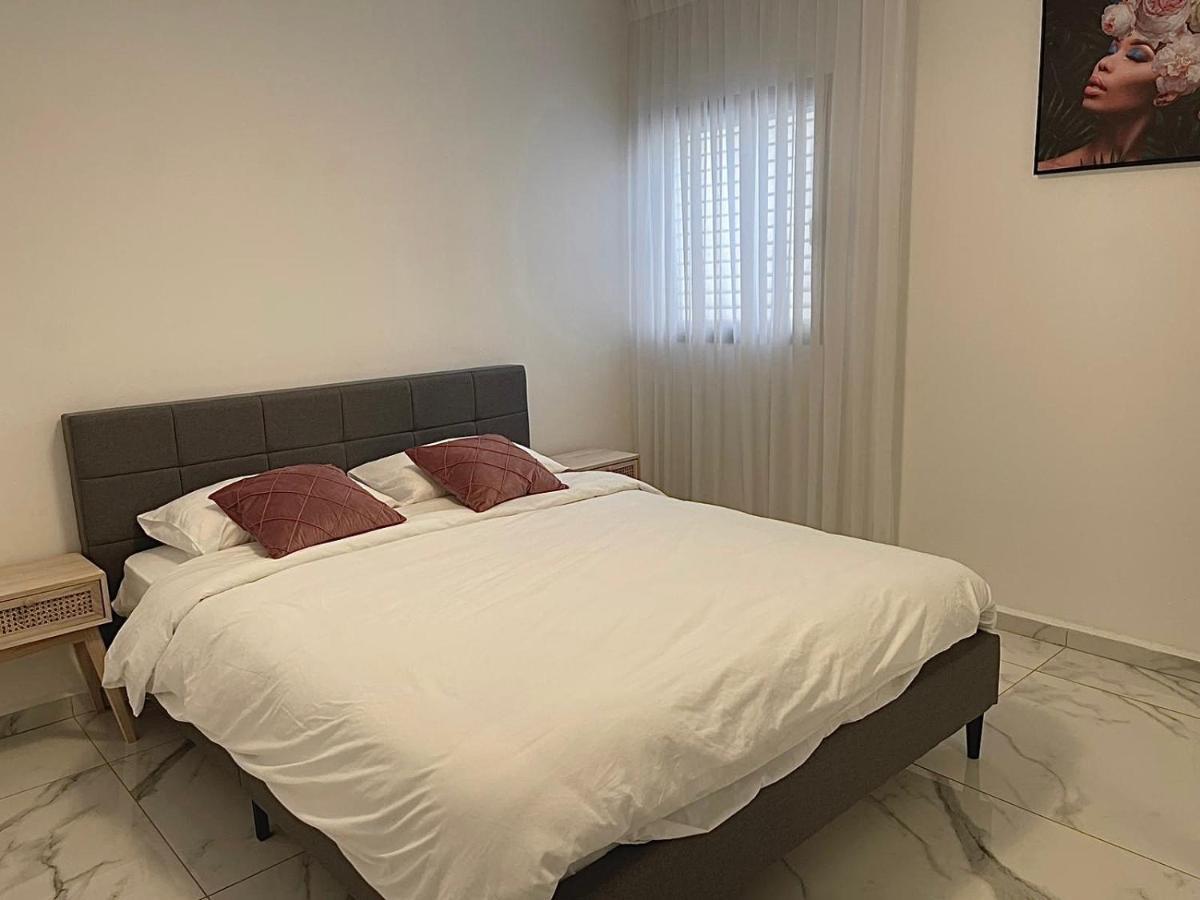 Apartment דירת 4 חדרים, 2 מרפסות, 114 מ